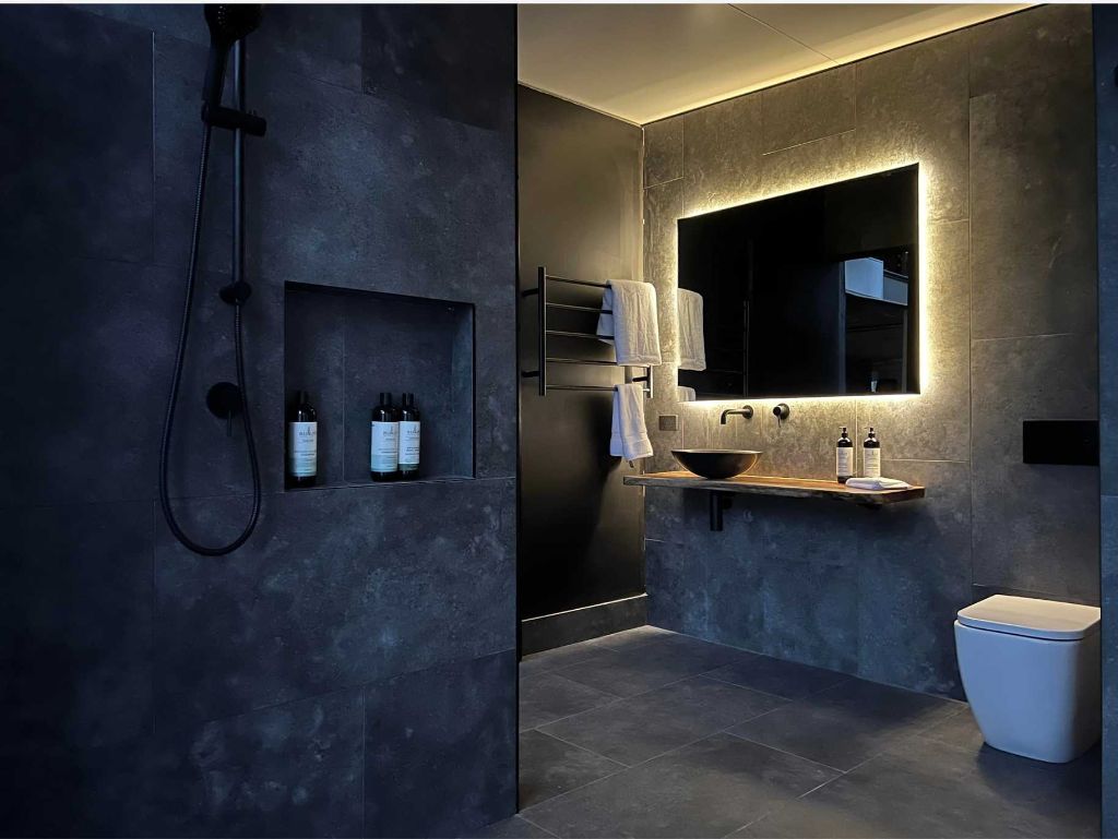 Luxury retreat facilities